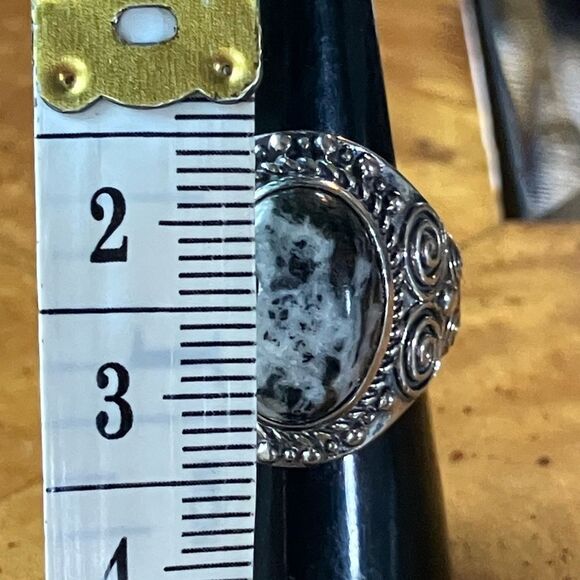 Genuine White Buffalo Sterling Silver Ring Size 7 - Picture 7 of 9